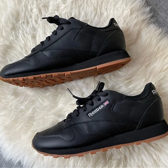 Reebok Classic Leather Sneakers All Black with Gum Sole - Picture 2 of 4